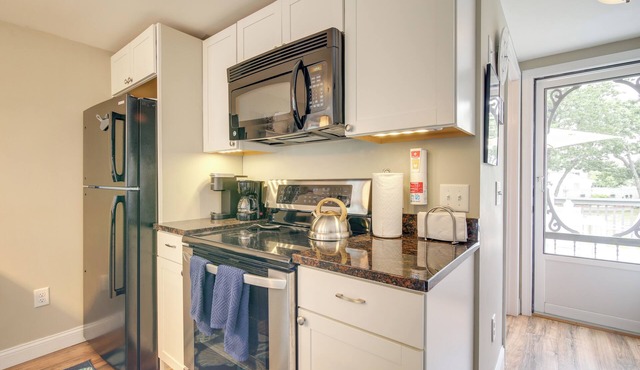 Wareham Cottage Near Cape Cod & Ski Area!