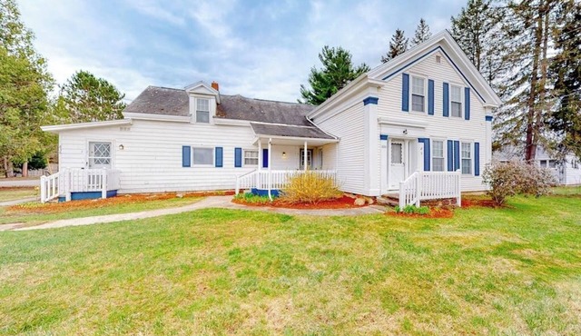 Warm & inviting retreat with a full kitchen, gas fireplace, & furnished patio