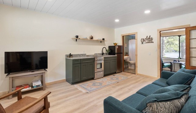 Waterfront 2 bed 2 bath rental (Suite 2)