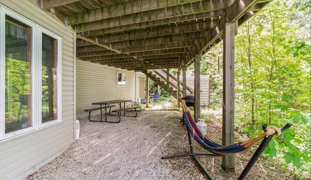 Waterfront Cottage - Lower Unit - 2 Bedroom - Private Beach
