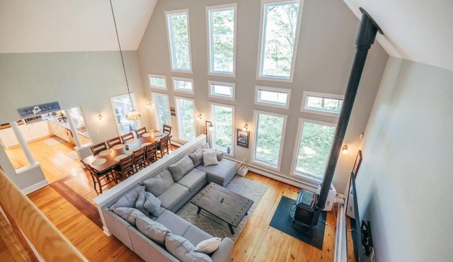 Waterfront, Luxury, Spacious home in Freeport!