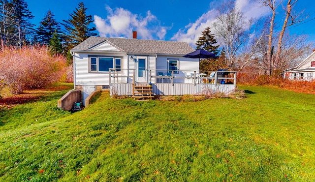 Waterfront Oasis w/ Amazing Harbor Views, Shared Dock & Free WiFi
