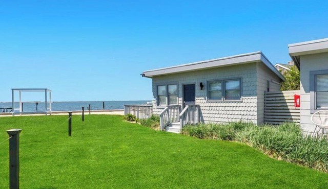 Waterfront suite and more in a Boutique Hotel, Heart of Hampton Bays,.