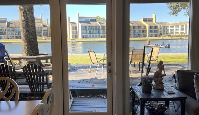 Waterfront updated 3 Bedroom Townhome on Quiet Cove, sleeps 10 fully furnished. in Montgomery