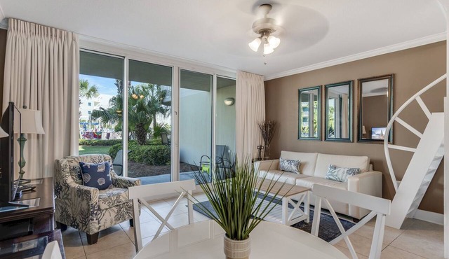 Waterscape 1 bedroom with bunks walkout unit -on the beach-