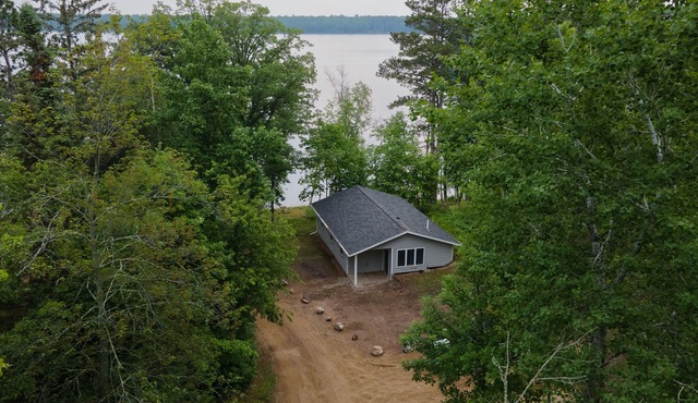 Webb Lake, Hackensack, Northern MN - 3 Bedroom, Sleeps 6 - Cabin #6 Blue Water in Hackensack