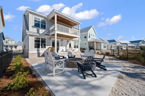 Whiskey Sands - Luxury by Gulf State Park, Great Views, Walk to Beach and Restaurants, Beautiful Pool, Fenced Yard!
