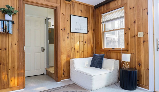 Wonderful 3-bedroom cottage in South Kingstown - Beach Passes Included