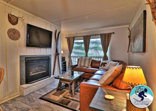 Centrally located two bedroom two bathroom Ski home Whiffletree I6