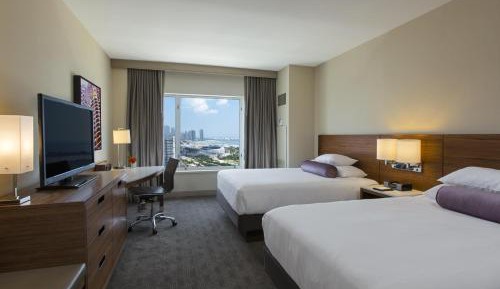 1 Queen and 1 Double Bed Lake View