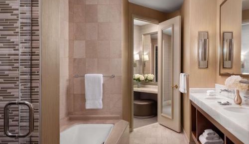 Fairmont Grand 1BR Suite 1 King