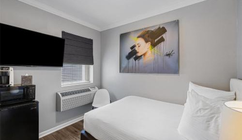 Small Double Room - Non-Smoking