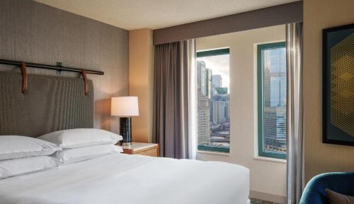 Deluxe King Room with River View